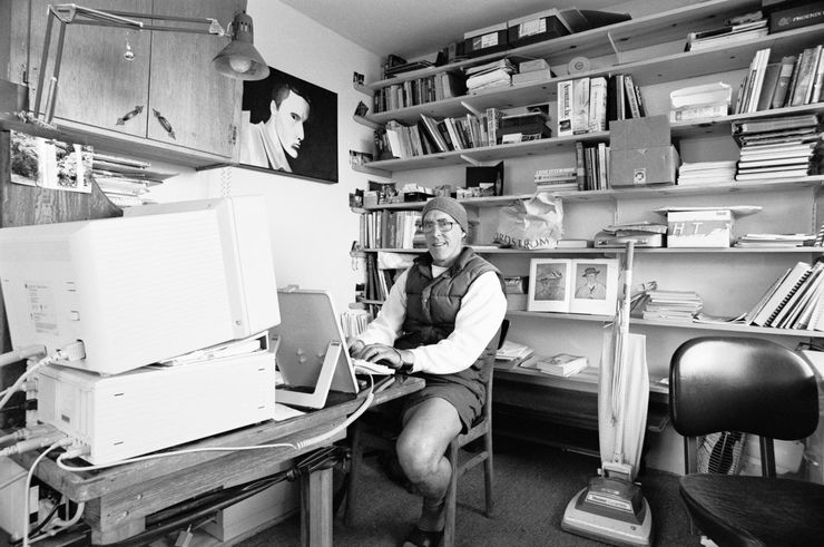  Tom Cuthbertson  at home