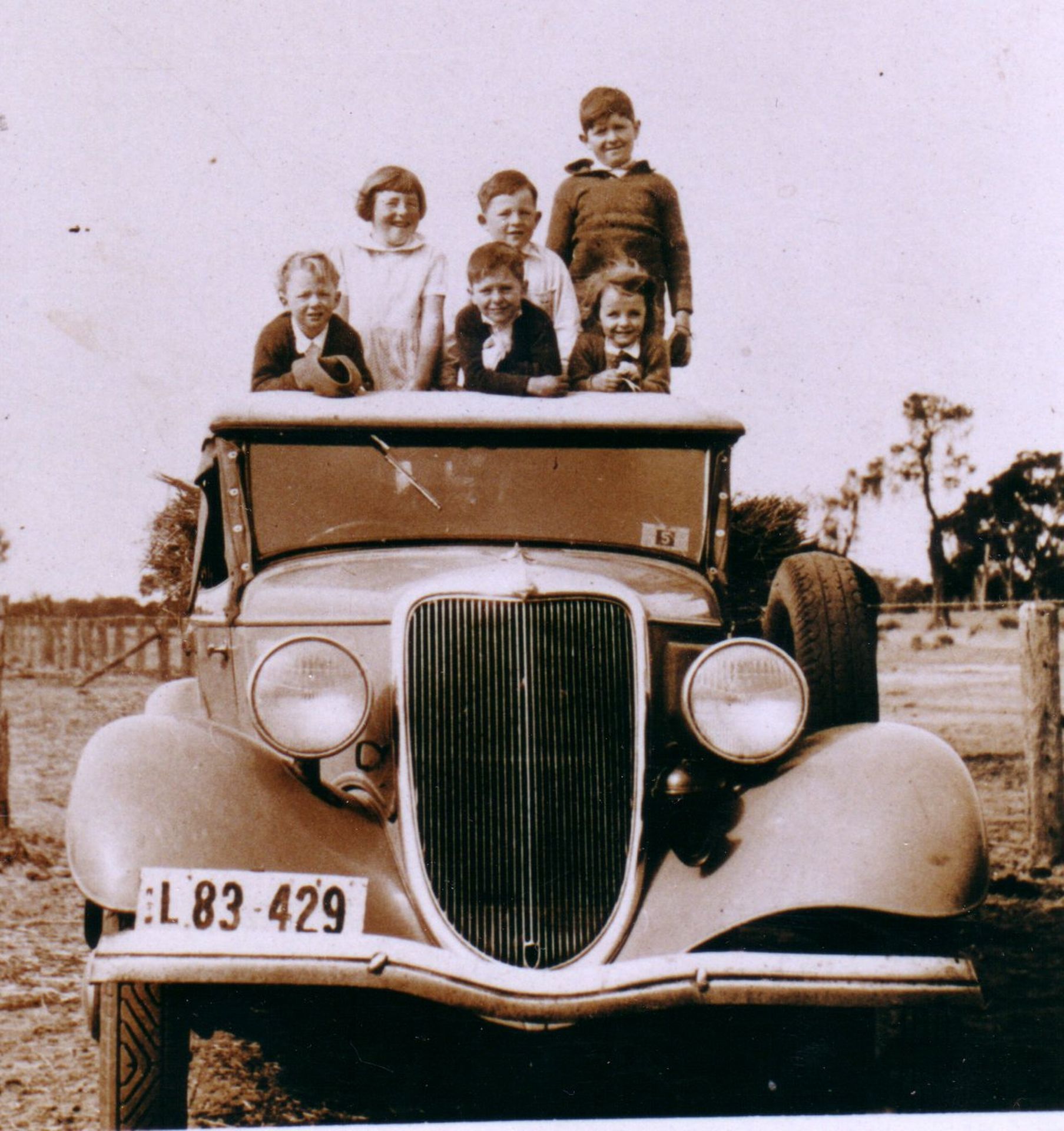  Barrie , Pat, Don,  Ian ,  Ross  and  Jill Ellis .