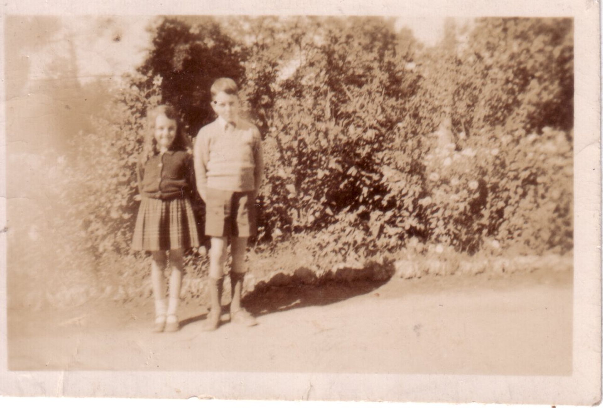 Jill and Don Ellis, Deniliquin, late 1940's.