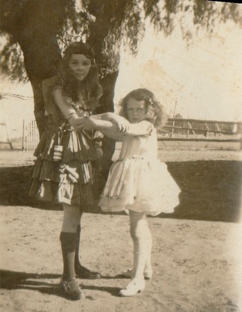 Margaret Jeannie Campbell and Effie Campbell.